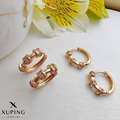 گوشواره زنانه حلقه ای گره ای نگین دار از برند ژوپینگ